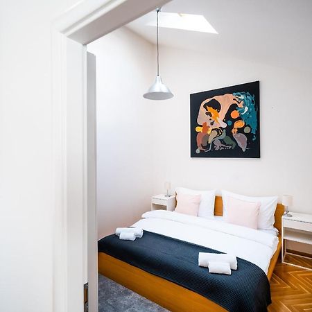 Luxurious Woodrow Wilson Apt In Prague Centre Praga Exterior foto