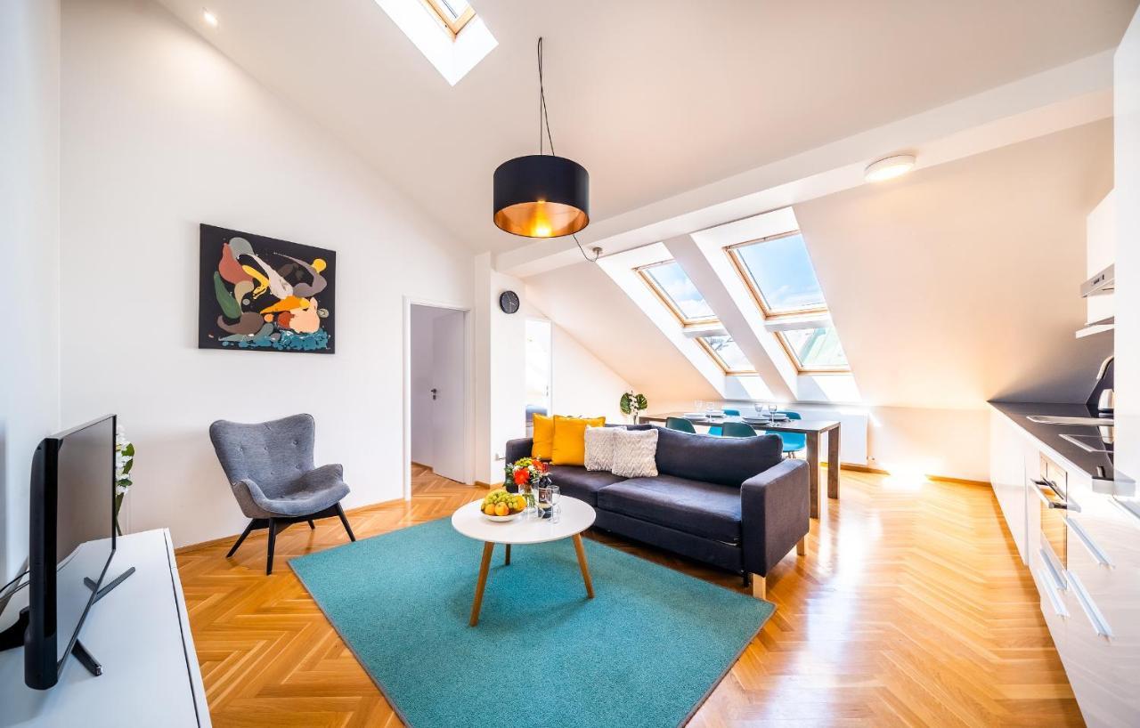 Luxurious Woodrow Wilson Apt In Prague Centre Praga Exterior foto